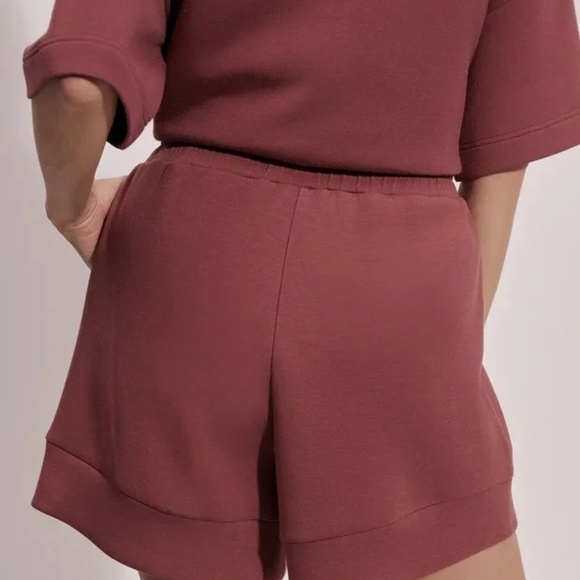 Varley Atrium High Rise Short 4.5" in color Apple Butter - Picture 8 of 11